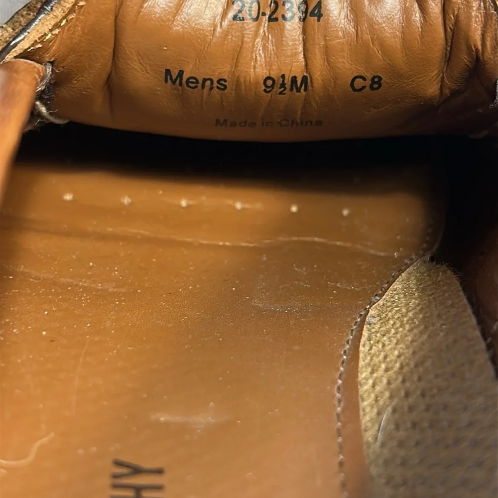 Johnston and Murphy leather loafers with tussles almost NEW